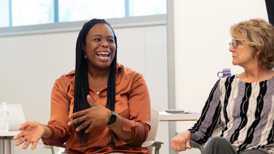 Olubunmi Akinnusotu ’03, director of City Innovation at the Aspen Institute and Bryant Executive in Residence, joined Professor of Sociology and Sports Studies Coordinator Judith McDonnell’s “The Sociological Imagination: What We See When We Watch T